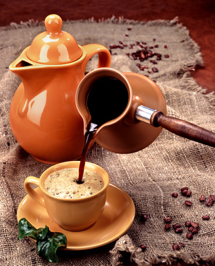 Kaffeezubereitung mit und ohne Kaffeemaschine Kaffeezubereitung mit und ohne Kaffeemaschine